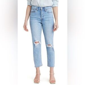 Levi’s wedgie straight crop women Sz 30 distressed highrise lightwash denim jean